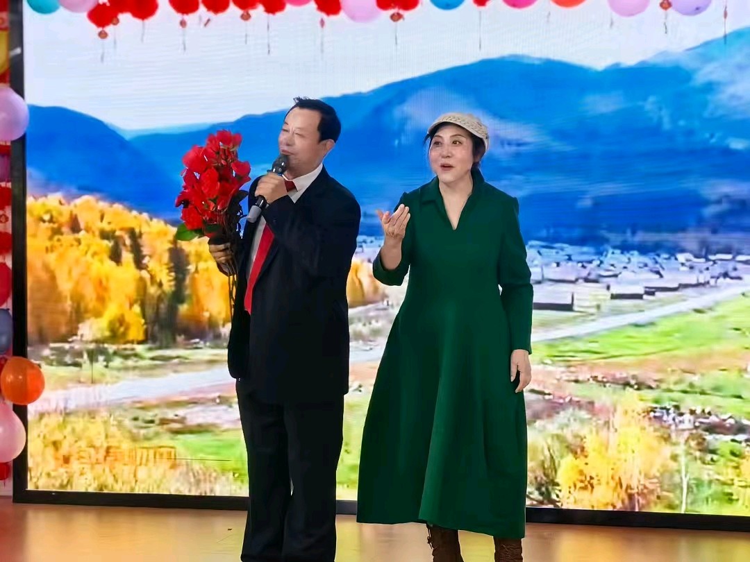 【都市头条向幸福出发编辑部】第15502期 欢歌笑语迎五一 文艺绽彩润社区 作者：玥言 审核：邢同敏（图6）