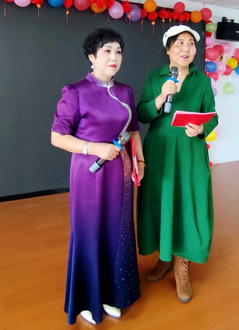 【都市头条向幸福出发编辑部】第15502期 欢歌笑语迎五一 文艺绽彩润社区 作者：玥言 审核：邢同敏（图7）