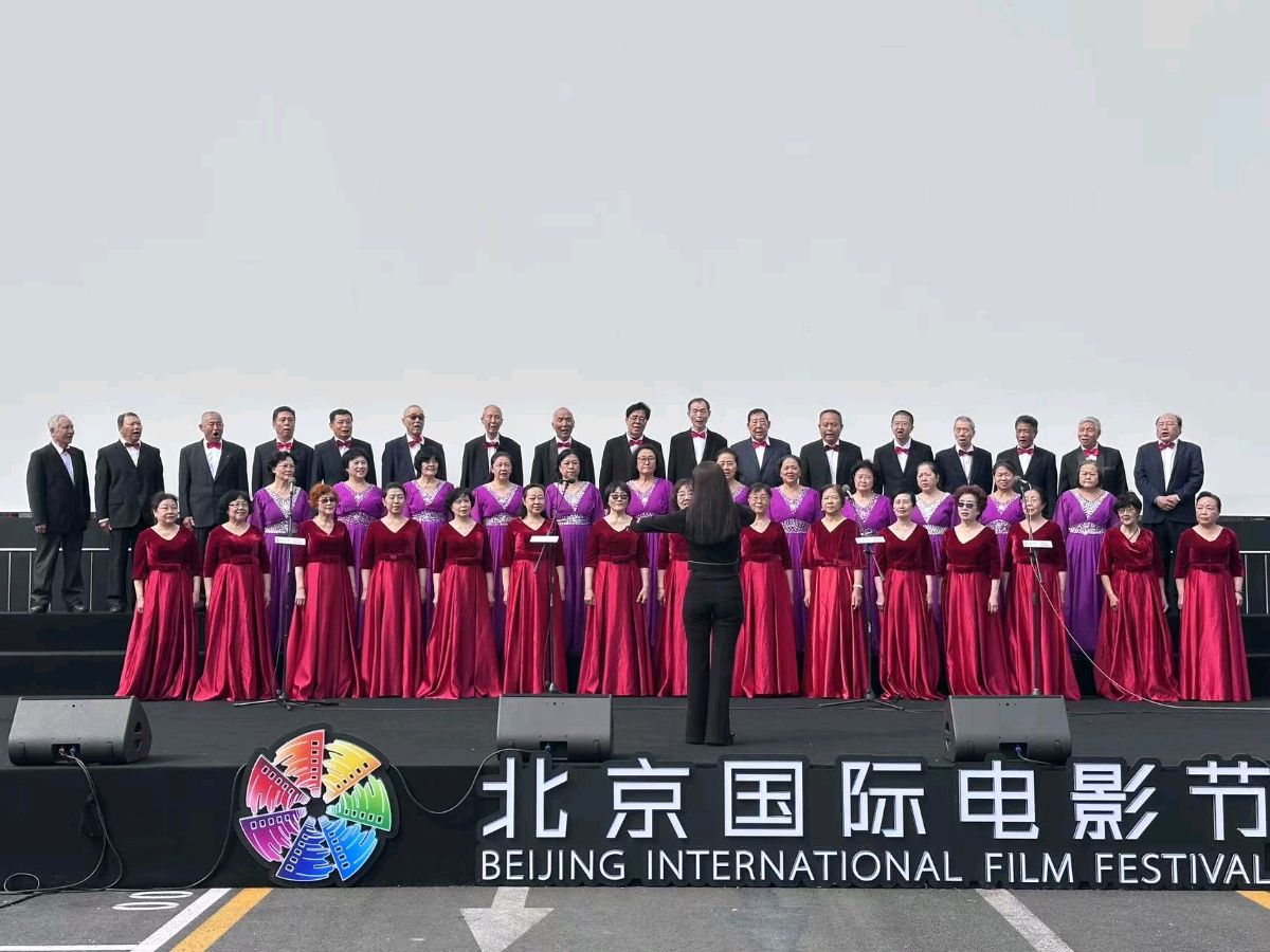 李敬党《运河之春合唱团亮相第十六届北京国际电影节电影歌曲展演 》主播:李延廷；编辑:开心快乐【运河之春】(第230期)（图6）