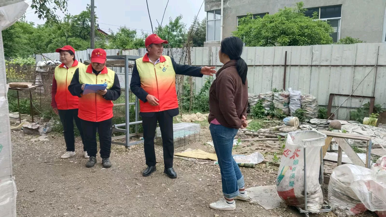 走访鸽场听农声 共话振兴致富路（图4）