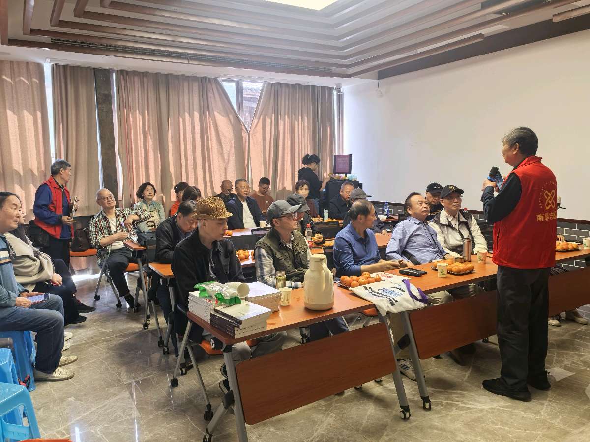 「文学动态」书香润南山 笔耕叙文脉——南岸区作协纪实文学创委会文学创作阅读分享会落幕（图2）