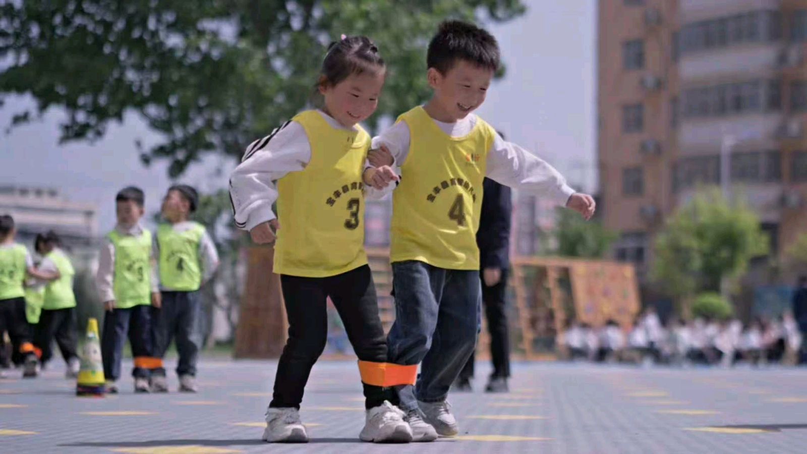 宝丰县育智幼儿园：趣玩春日 “动”见成长（图2）
