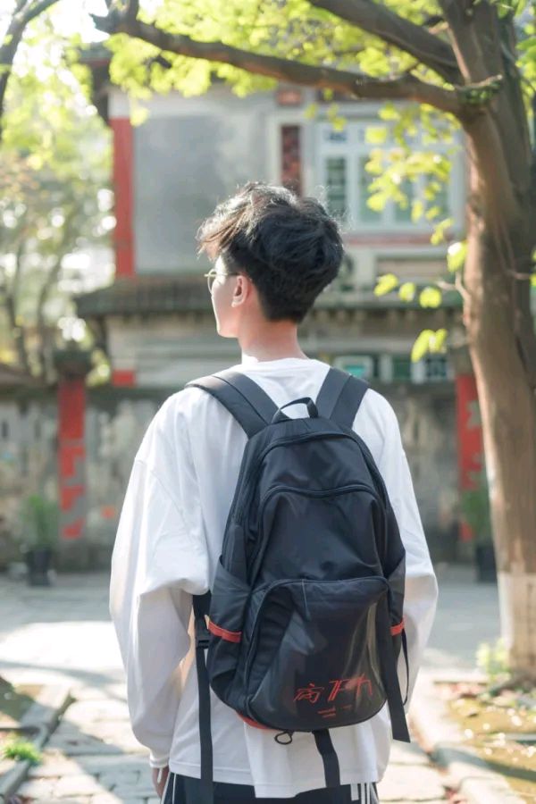 🇨🇳【思归客诗词学会】NO：5417（名家风采）心中有爱，青春就常在——五四青年节感言// 朱俊：阳光心灵☀️（图3）