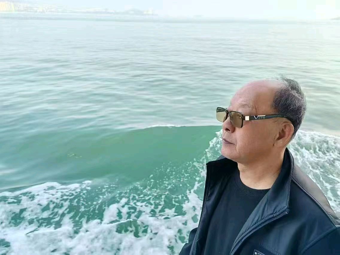 《中华好诗词》分享（大连）优秀诗人刘振清先生《五一劳动节》外七首敬请雅鉴（图8）