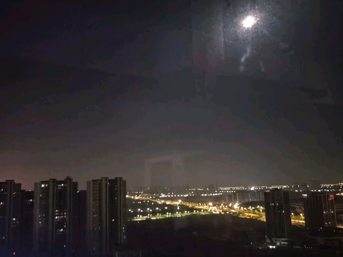 《阳光下的劳动与茶边书》(图2)