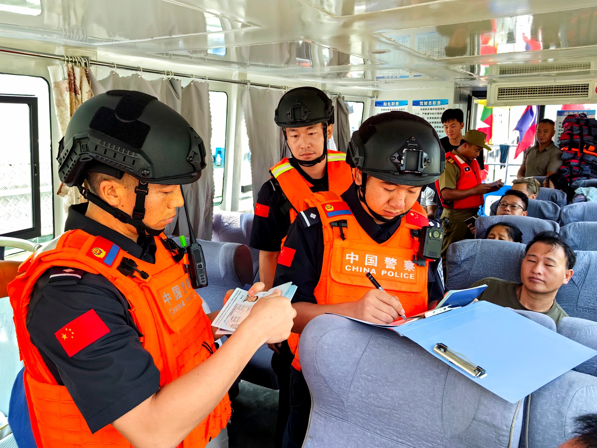 第164次中老缅泰湄公河联合巡逻执法行动圆满结束(图2)