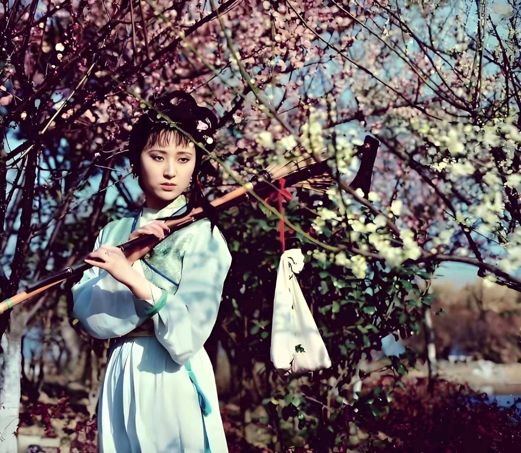 【都市头条向幸福出发编辑部】第15649期 王立平谱曲《葬花吟》文 如月 主播 东霞