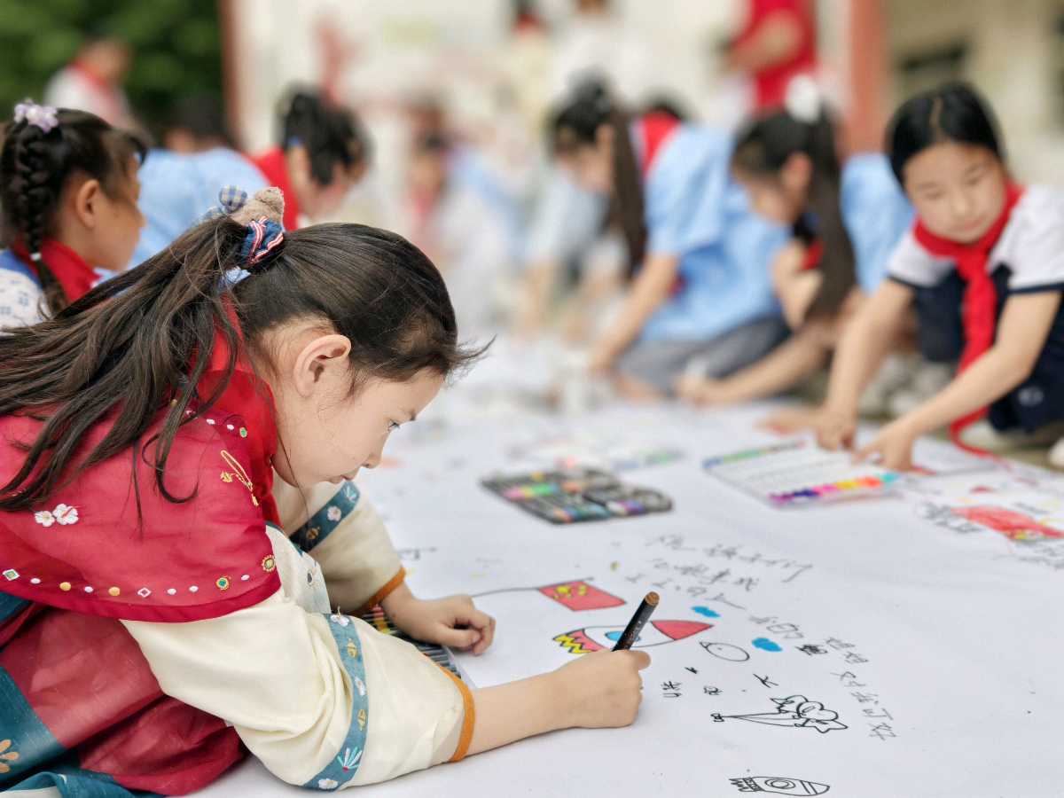 情暖校园大爱无疆 爱心助学逐梦前行——郑州三明76团队走进鲁山县琴台第四小学开展心连心公益捐赠活动（图6）
