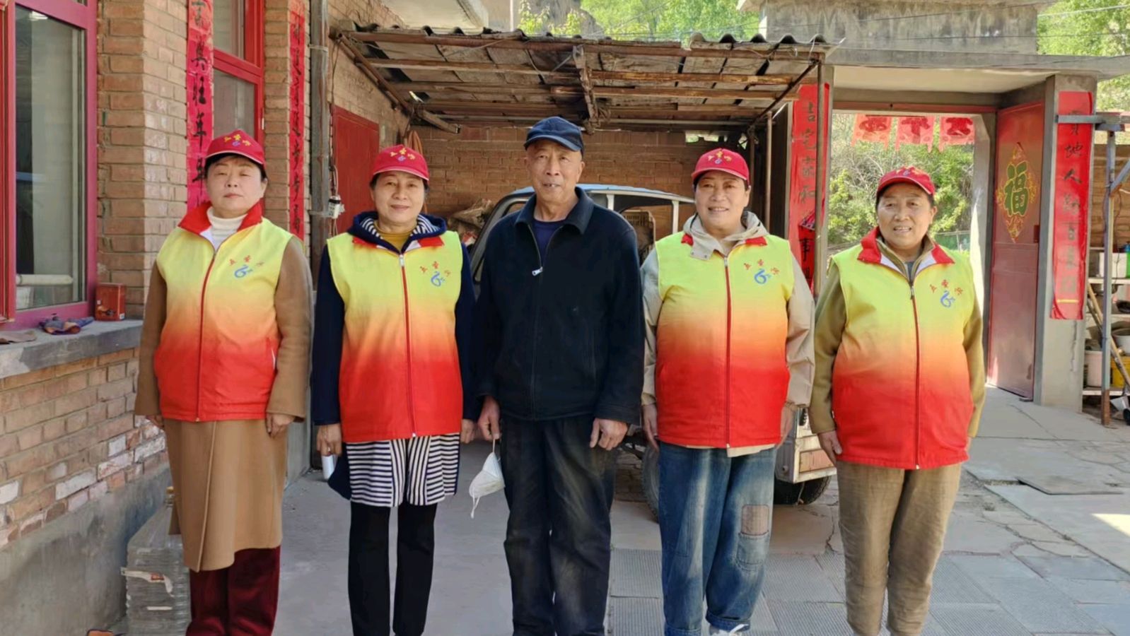 走访养殖户 志愿助力产业兴