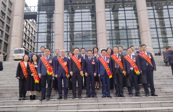 择一事终一生 守文脉铸初心——专访重庆市第七届先进工作者雷学刚(图2)