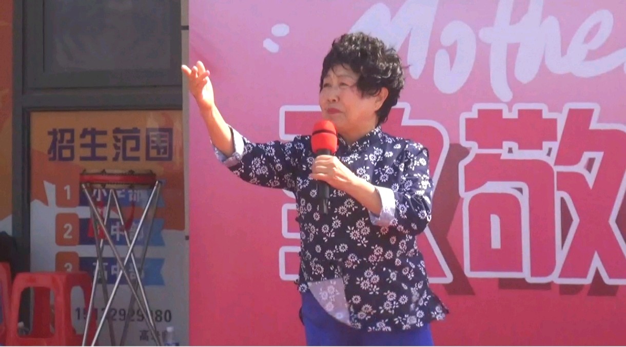 【燕赵文学】感恩五月颂党恩，文艺惠民暖社区——邢台市曲协走进金牛阳光苑、富兴社区开展惠民演出（河北/张海霞）（图8）