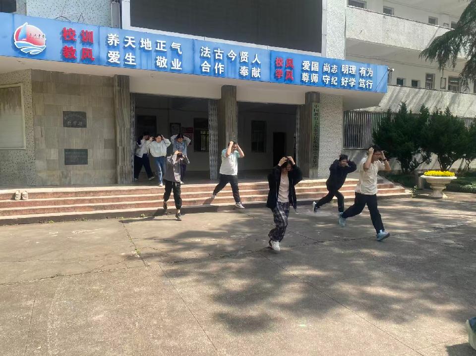 图片2 图片2