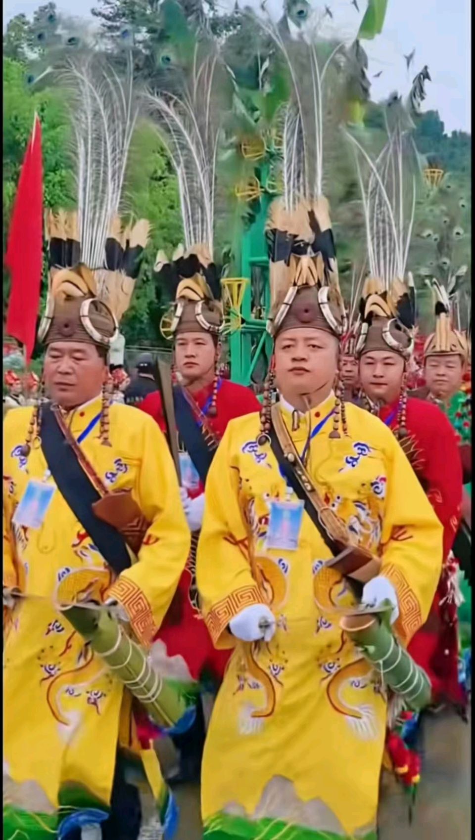 七律《目瑙纵歌惊世界》文/潘毅