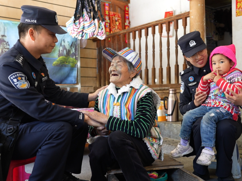 云南公安‖怒江守边人：115公里！749道弯！74年！（图7）