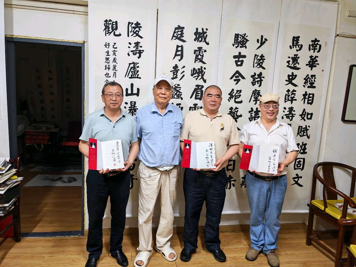 楚风文脉润商魂 墨宝传情启新程——顺富顺裕核心团队拜谒荆楚文艺泰斗盛茂柏（图2）