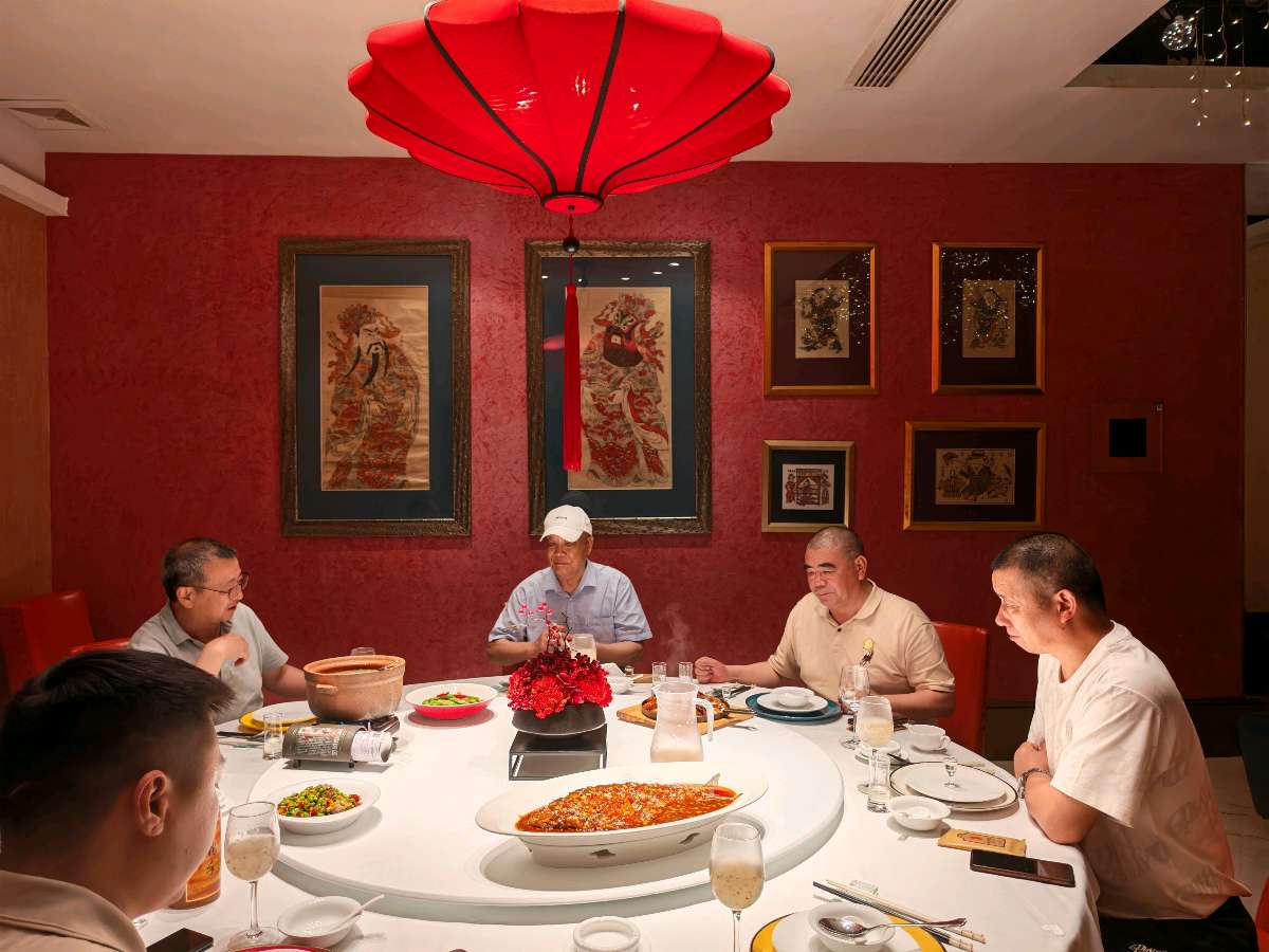 楚风文脉润商魂 墨宝传情启新程——顺富顺裕核心团队拜谒荆楚文艺泰斗盛茂柏（图6）