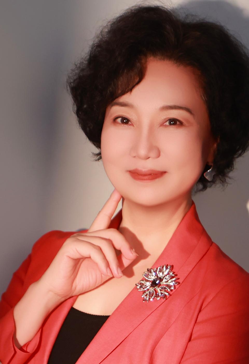贺华 贺华