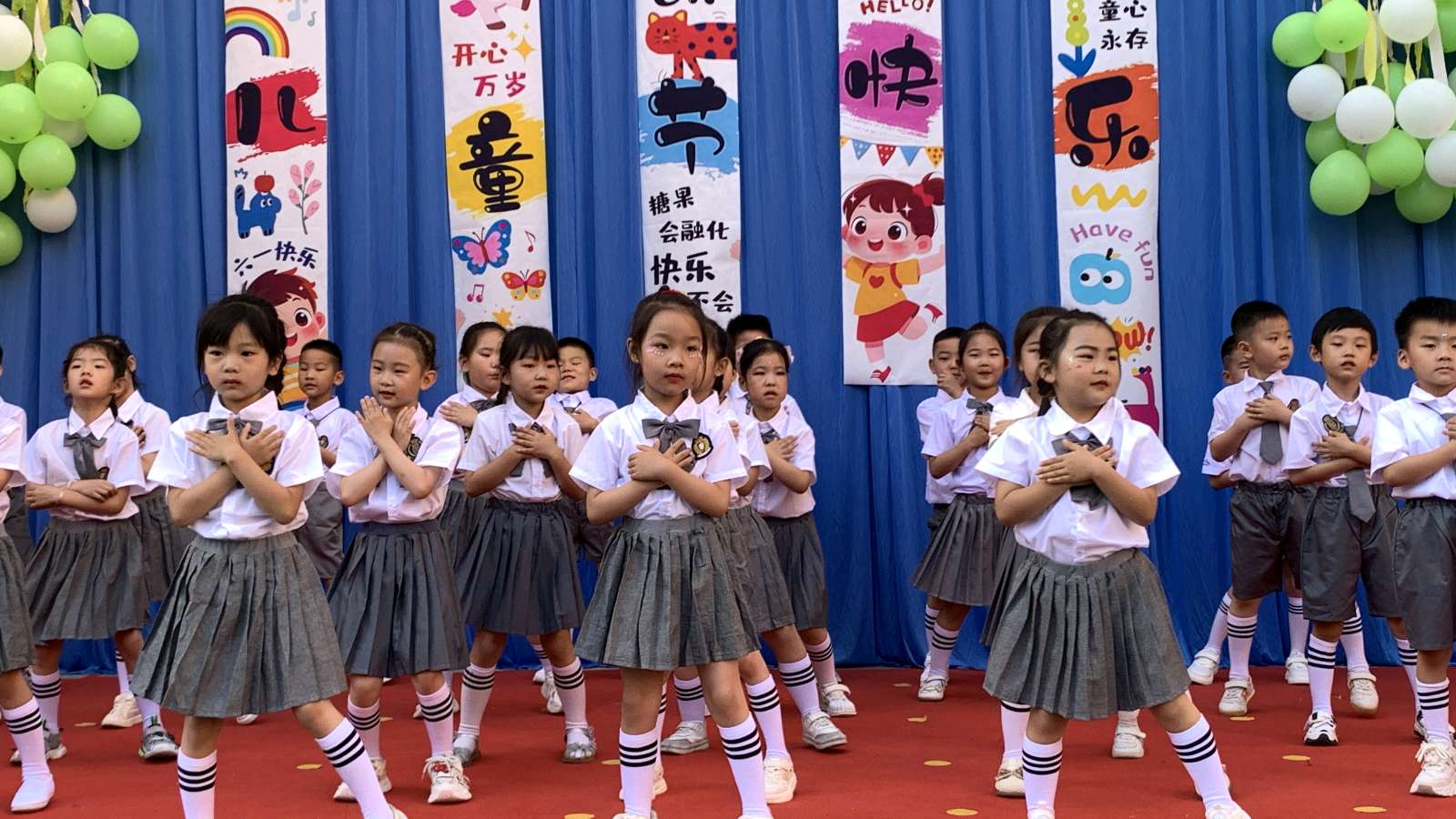 童心筑梦 快乐“六·一”——峰峰矿区外国语实验小学幼儿园“六·一”文艺汇演（图6）