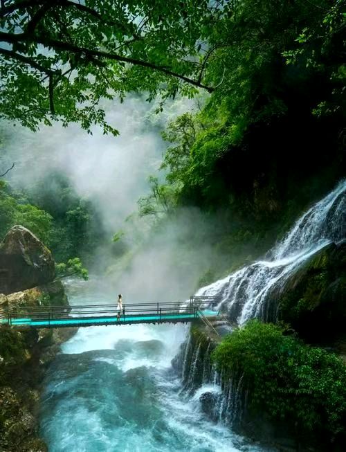 三元七绝~温泉瀑布（外二首）文/詹成（图6）