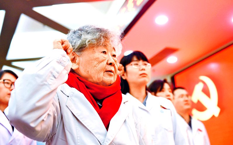 聆听 ‖ 合诵《你是一个顶天立地的人——献给“时代楷模”麻风病专家李桓英》作者/许木启 合诵/弘华 梦缘梦 配乐合成/弘华（图6）