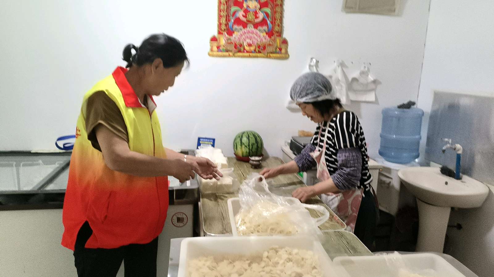 志愿调研进面坊 助力解困暖心房（图2）
