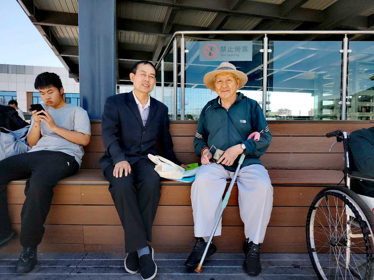 【都市头条向幸福出发编辑部】第15870期 隔世重逢 文 如月 主播 玥言