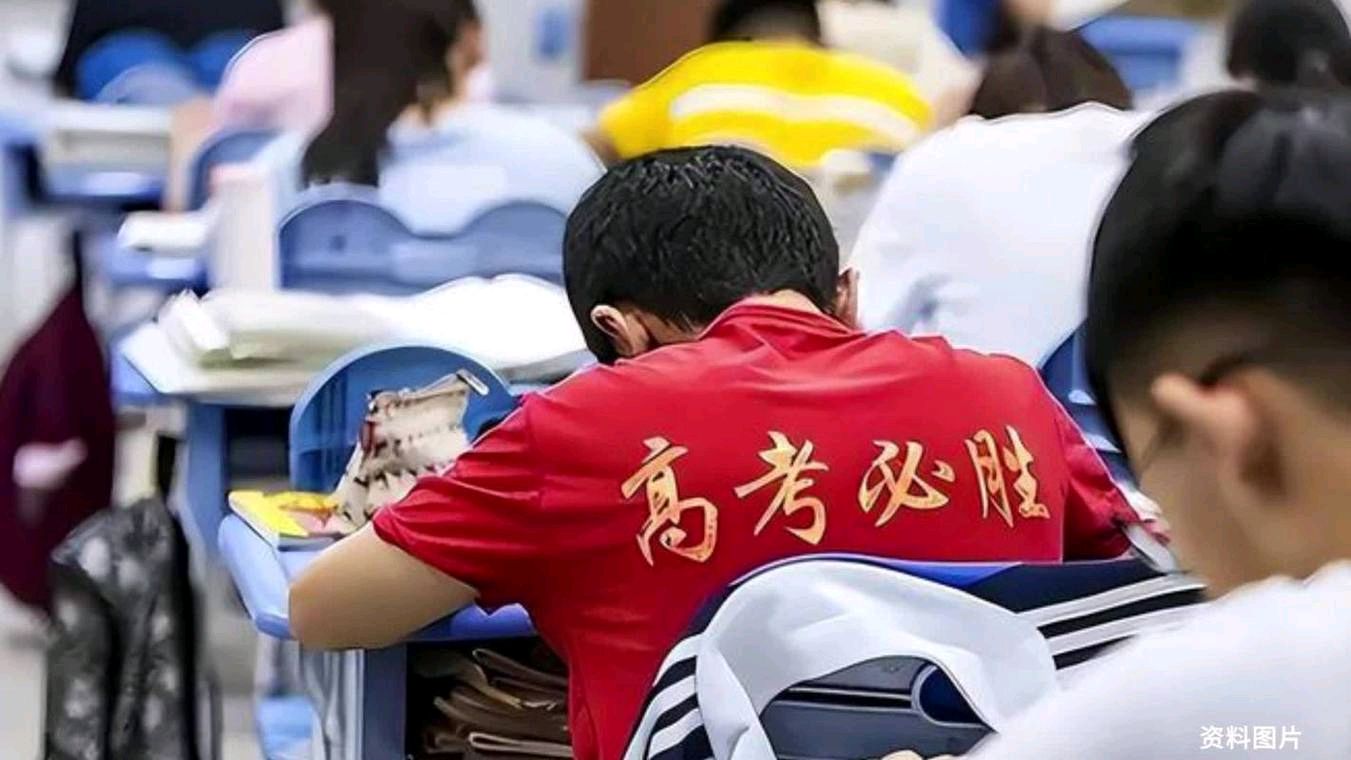 《中华好诗词》分享（内蒙古）优秀诗人赵万志先生《高考长歌.赠学子》请欣赏（图5）