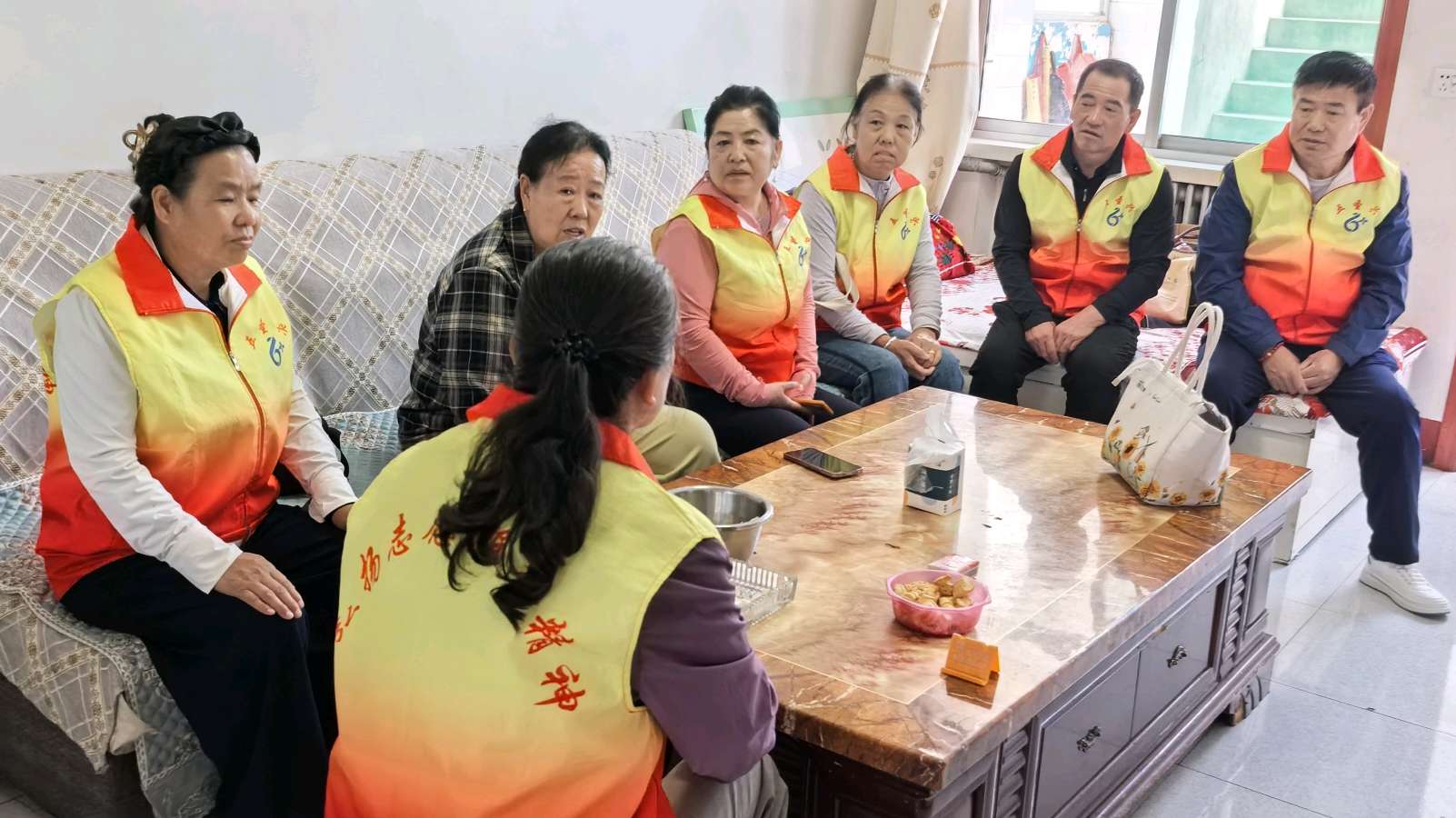 实地走访养鸡户 梳理困境助发展（图4）
