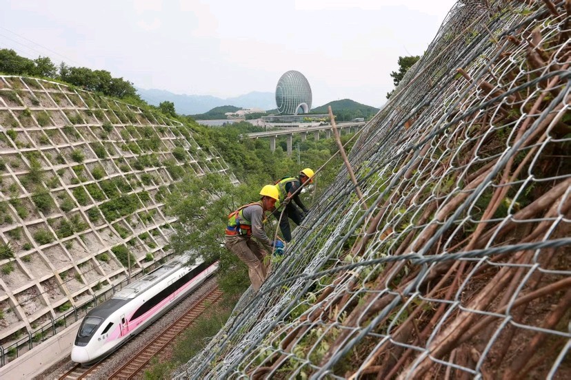 【都市头条向幸福出发编辑部】第15944期 京通线山区加装“金丝软甲” 文 如月 主播 彦凤（图2）