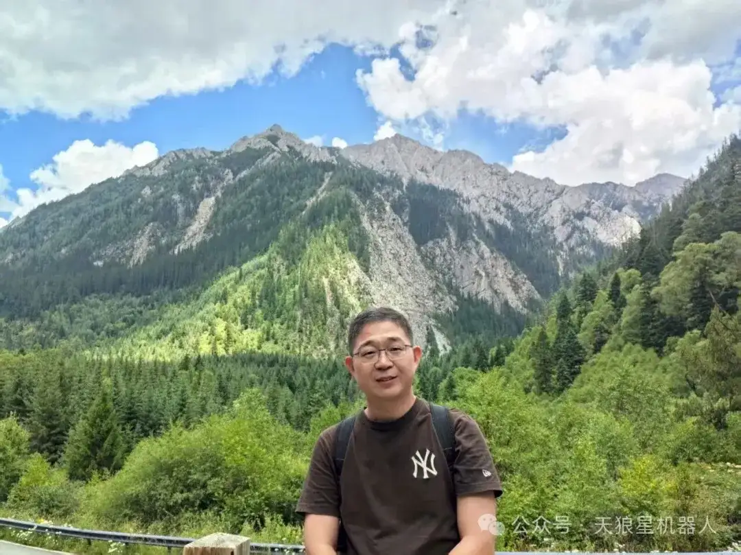 超新星奖・小小说奖｜天汐辰《寻找时间界面》颁奖词 + 梗概 + IP 推广（图2）