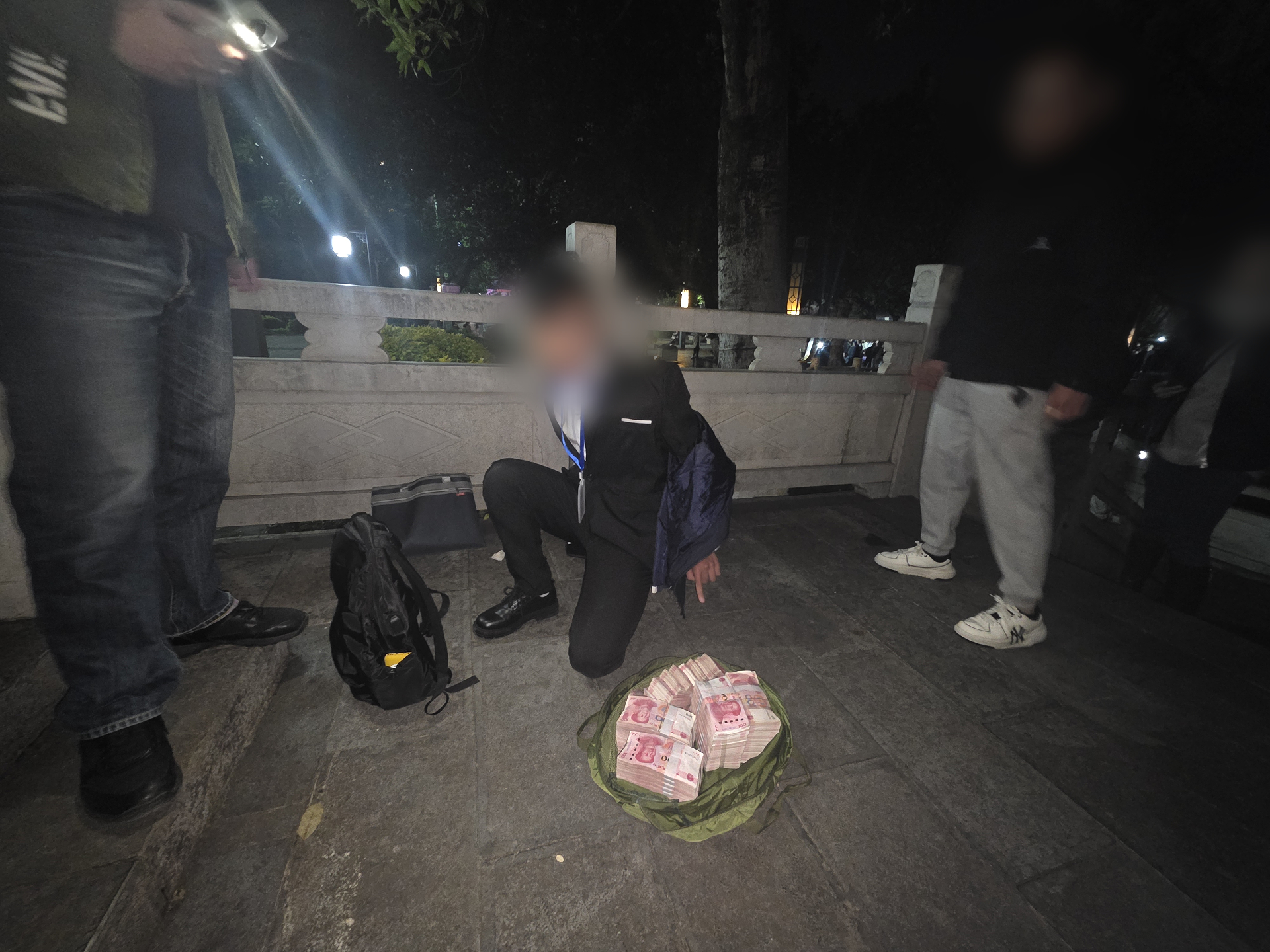 云南公安‖昭通：师徒结对唱“红白脸”，2小时保住50万（图2）