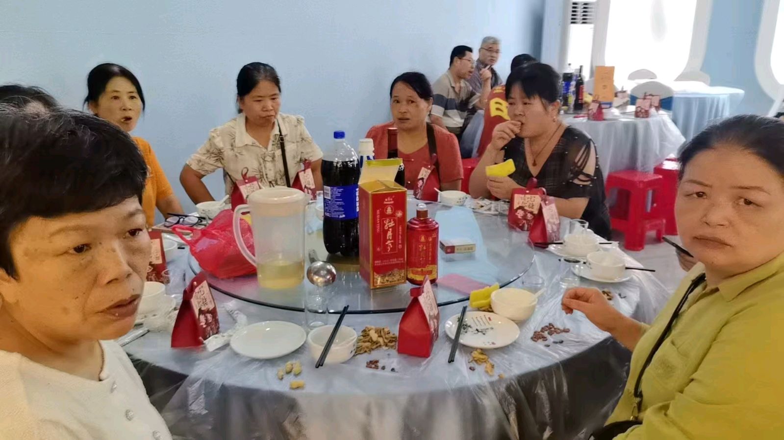 一杯牡丹亭酱酒，饮尽东方浪漫！