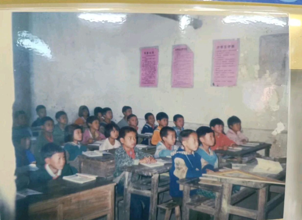 《那年高考》实力诗人/黄赞高、金牌主播/凤珠。（图2）