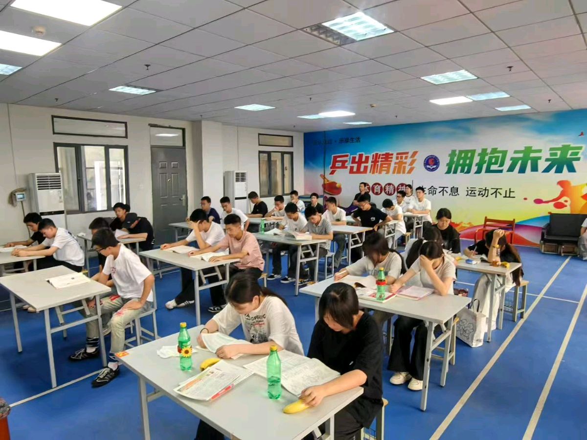 青衿启程处，三国正少年（图2）