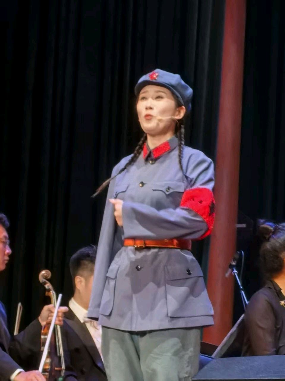 经典银幕交响回响羊城 老中青三代影人共赴红色文化之约——“坚定文化自信 扎根生活沃土‘羊城之夜’”中国电影乐团经典视听交响音乐会圆满上演(图13)