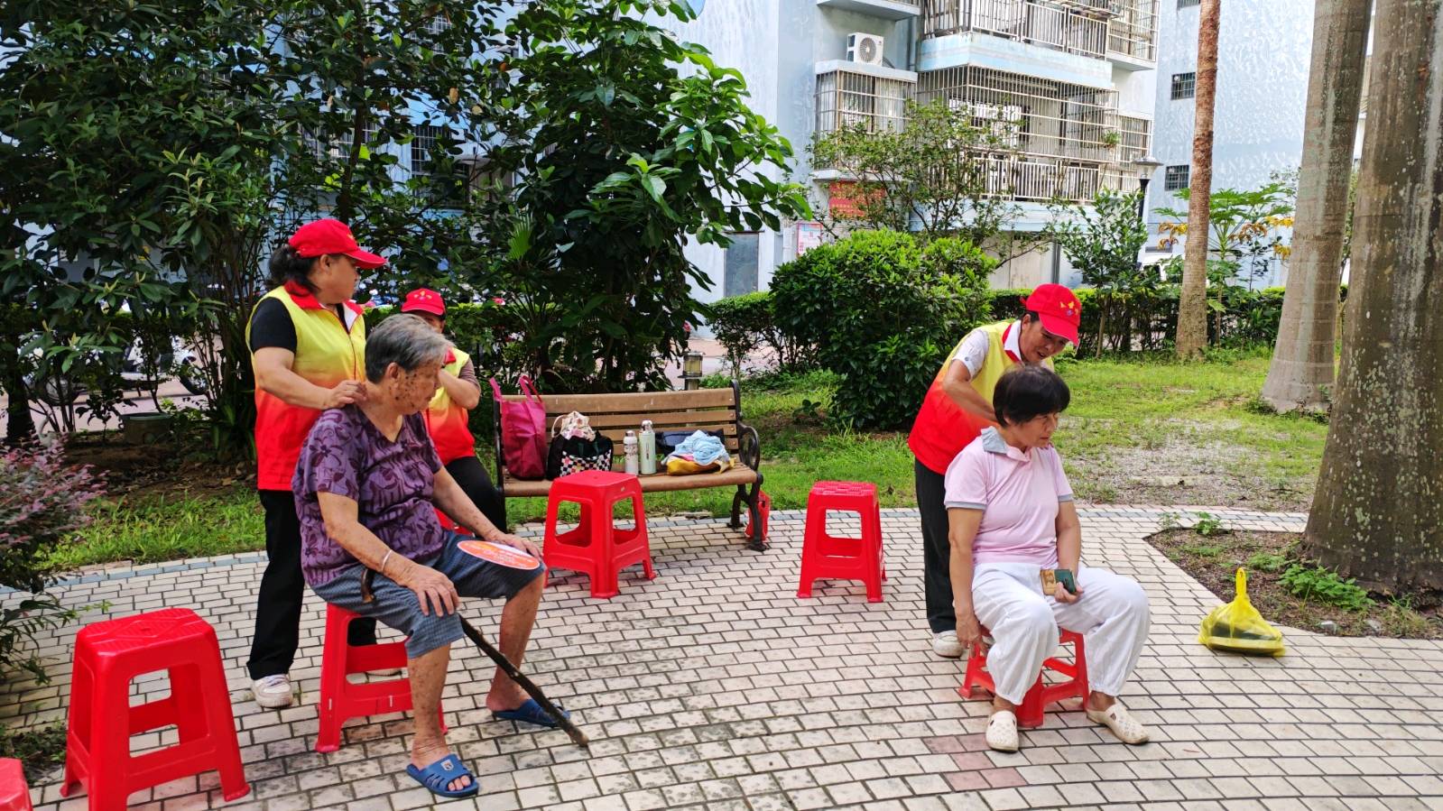 便民服务零距离 志愿温情暖民心（图4）