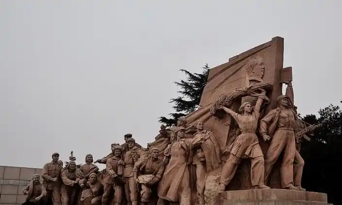 默藜文学 ‖ 宁香朗诵《民族的丰碑》作者/静水流深（图6）