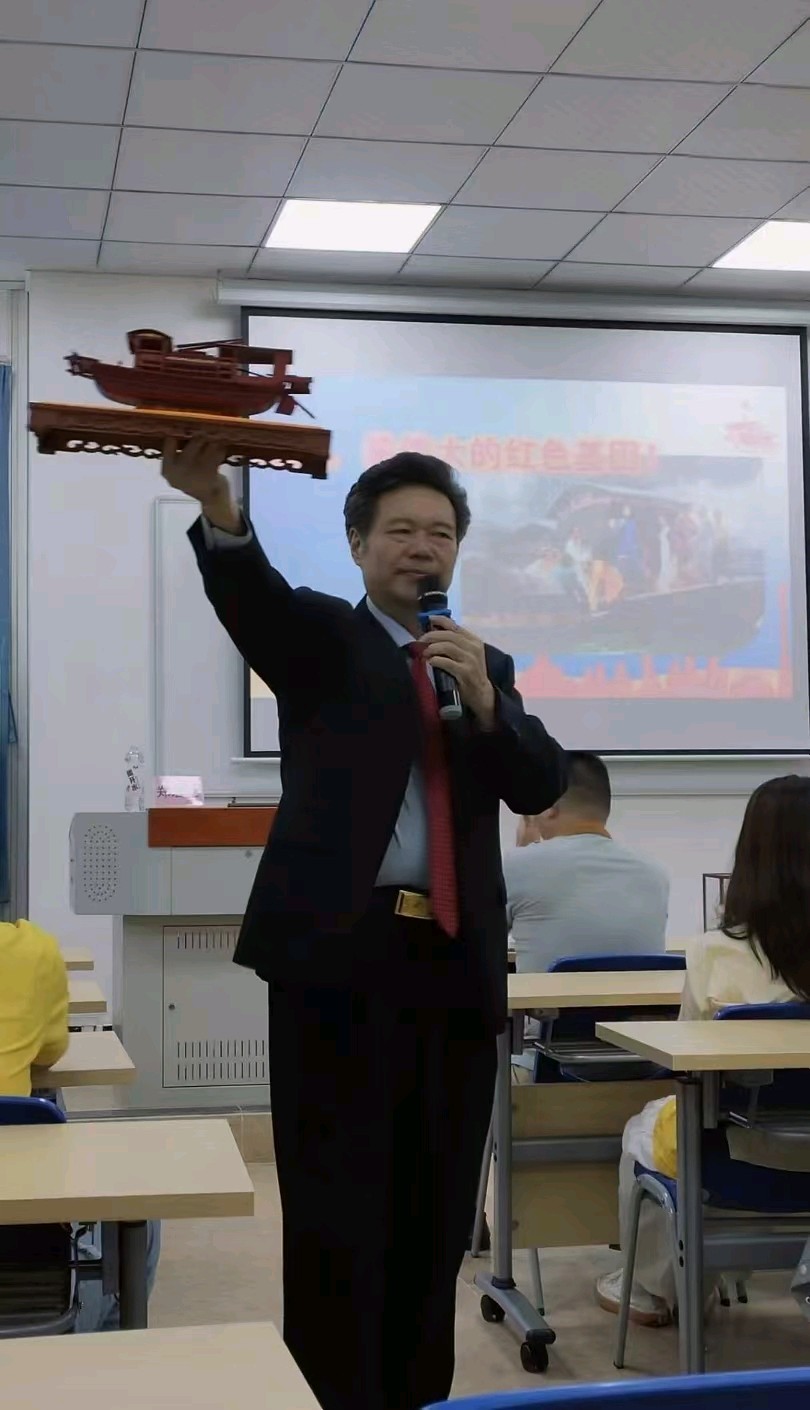 《中华好诗词》隆重推出(河南)著名演讲家 诗人从国峰先生《走近著名军旅演讲家郑宏彪》敬请雅鉴(图5)