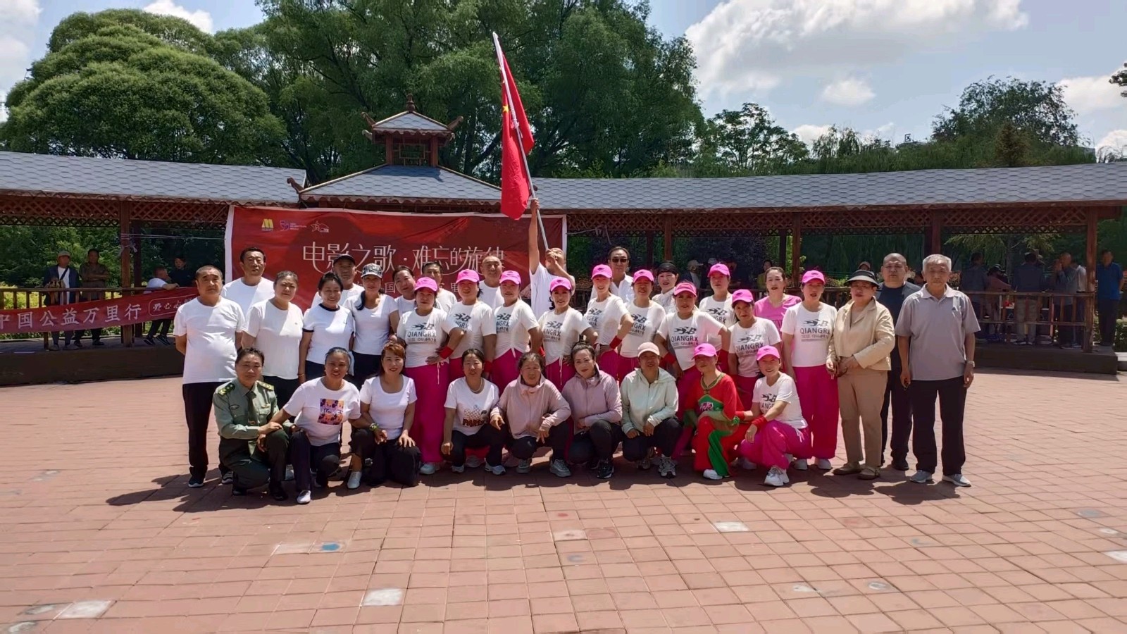 文化惠民进社区 经典唱响新生活（图2）