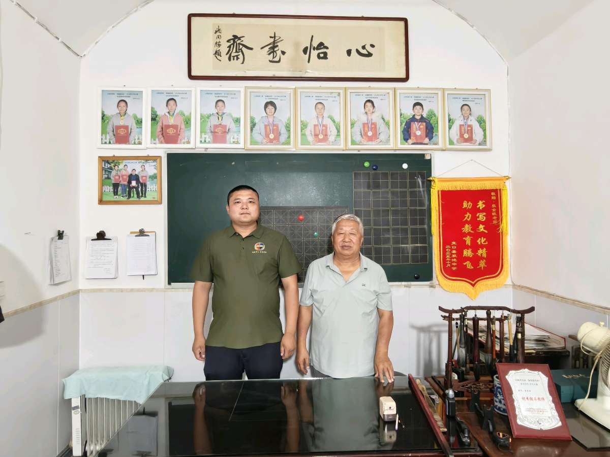 翰墨凝情拥军爱警 调研交流促文化拥军（图2）