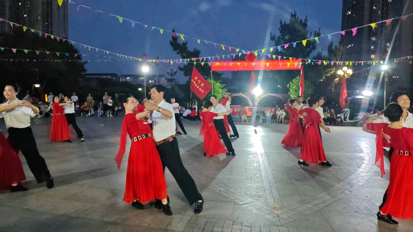 查国《武穴月塘群欣舞蹈队庆祝建党105周年联攻晚会圆满落幕》（图17）