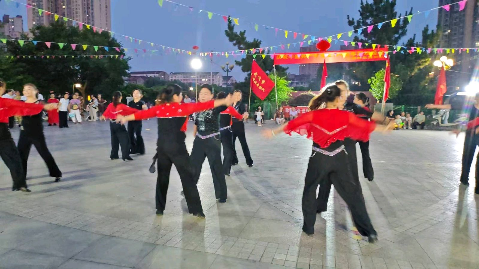 查国《武穴月塘群欣舞蹈队庆祝建党105周年联攻晚会圆满落幕》（图18）