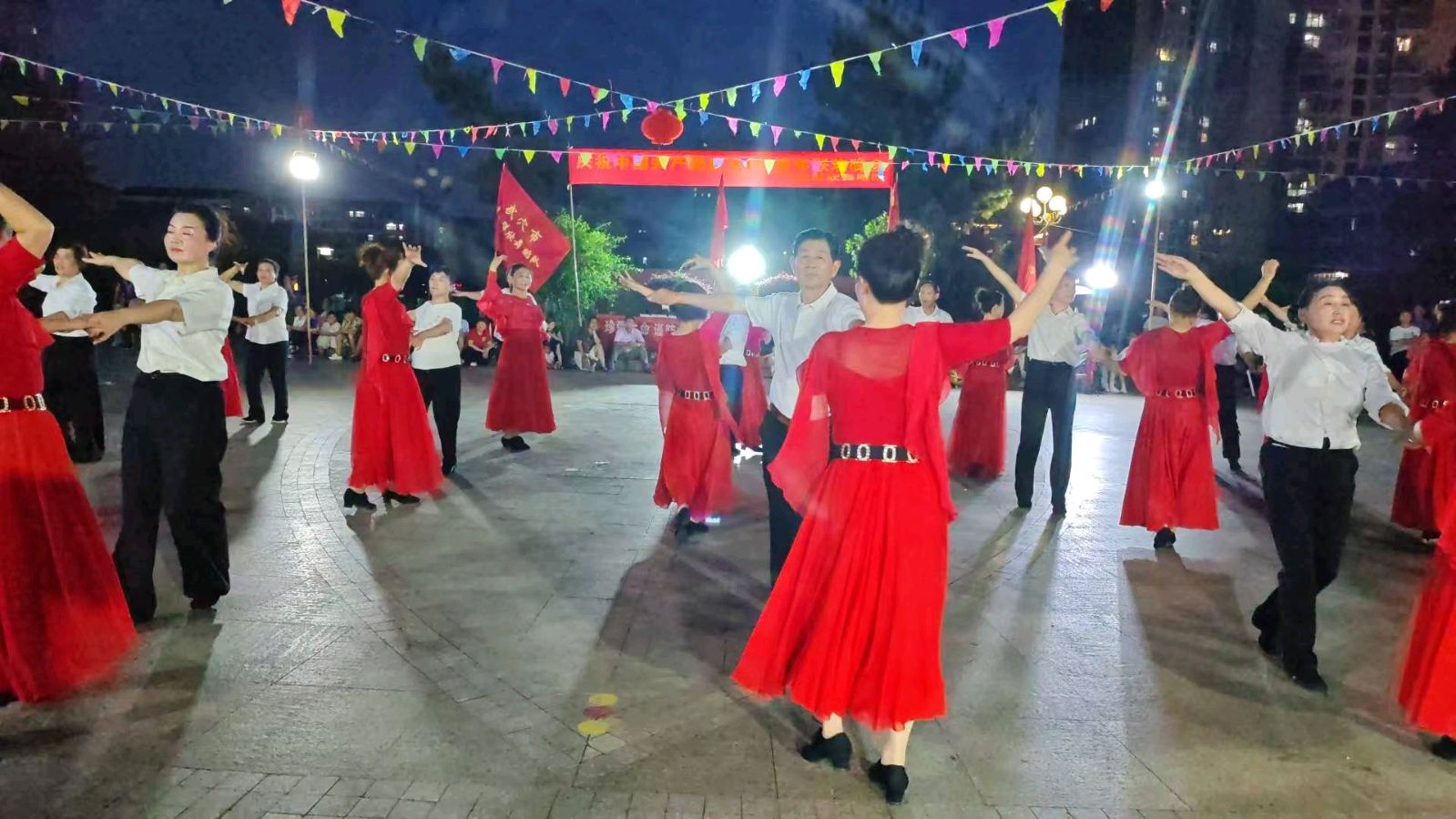 查国《武穴月塘群欣舞蹈队庆祝建党105周年联攻晚会圆满落幕》（图16）