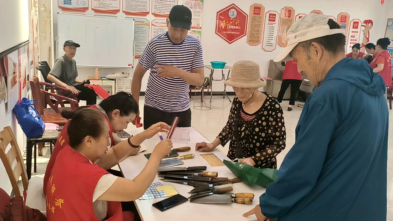 志愿春风润邻里 便民服务暖日常（图4）