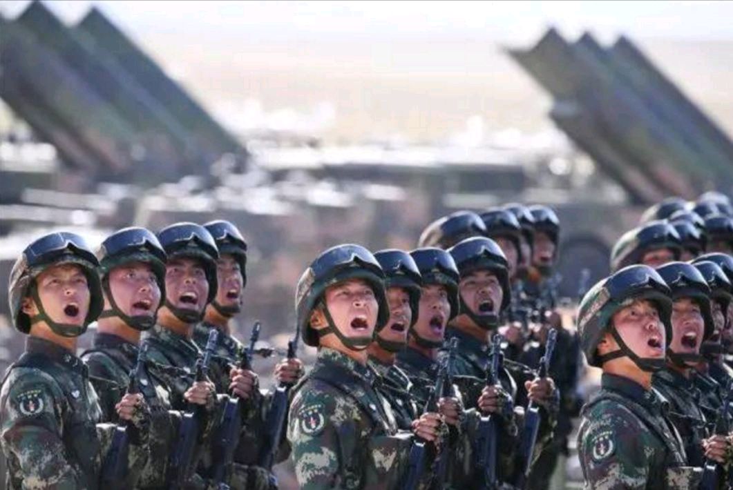 【专题12】三评:在纪念邱少云生前部队进军大西北五十周年的重要时刻,全社会唱响歌曲《燃烧的生命——伟大的战士邱少云》具有深刻的现实意义‖《西翔的鹰》●文/樊jz(图8)