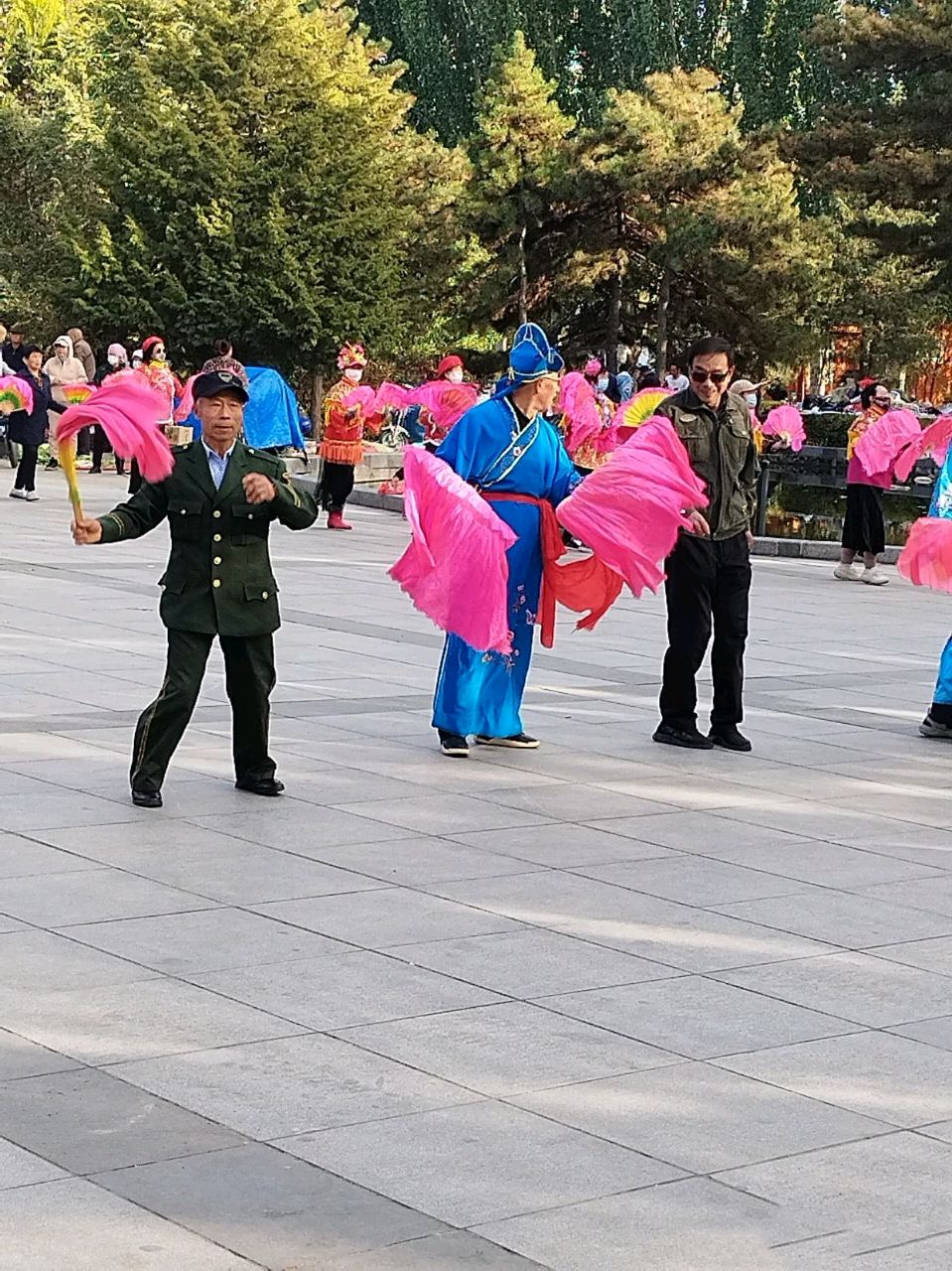 请欣赏《夏日农家》（外一首）作者/盛百珍 主播·编辑/一个人【中国长江文社】有声文学平台【第18705期】（图4）