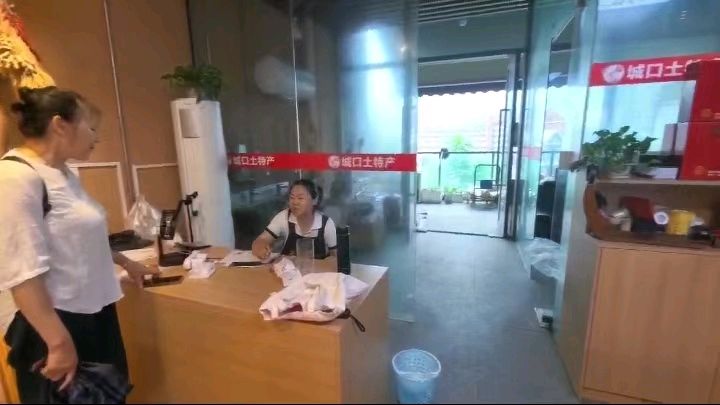雨中走访探企情 志愿助力解农忧（图3）