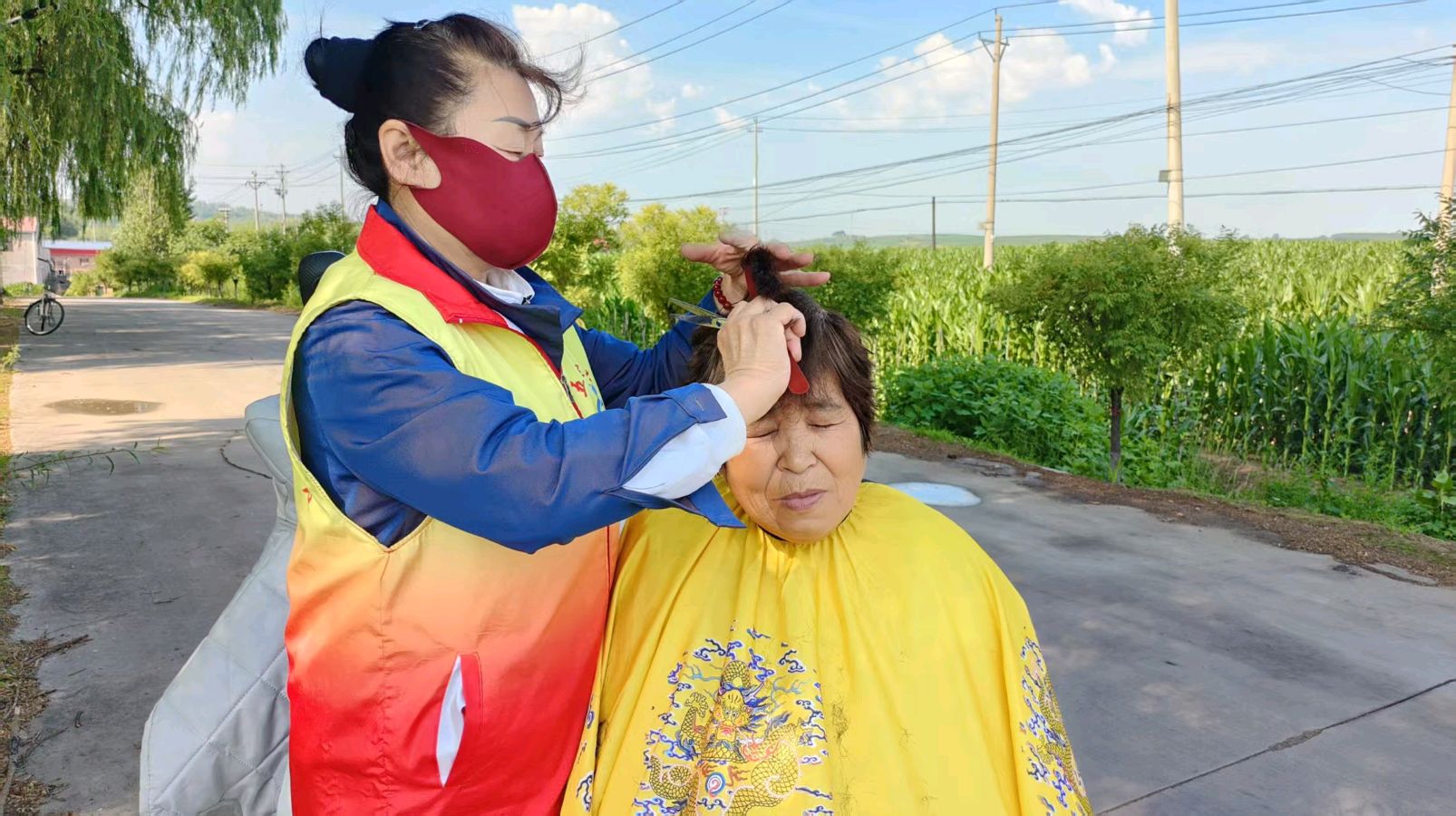 志愿走访种植户 助农服务打基础（图3）