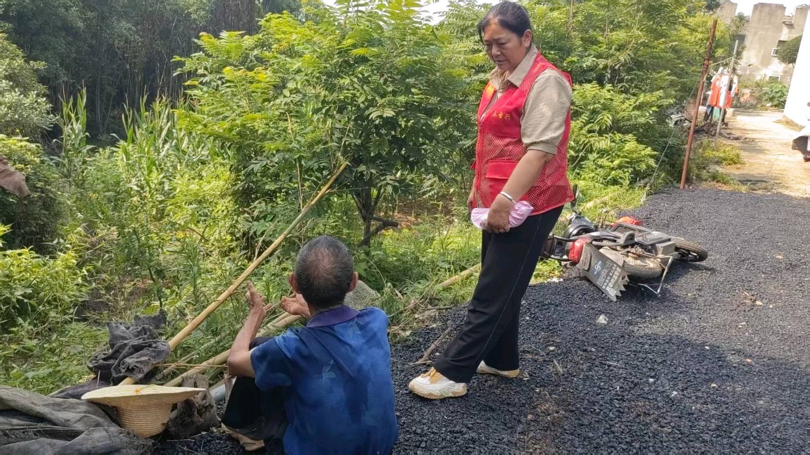 走访深山独居老人 用心倾听民生冷暖（图3）