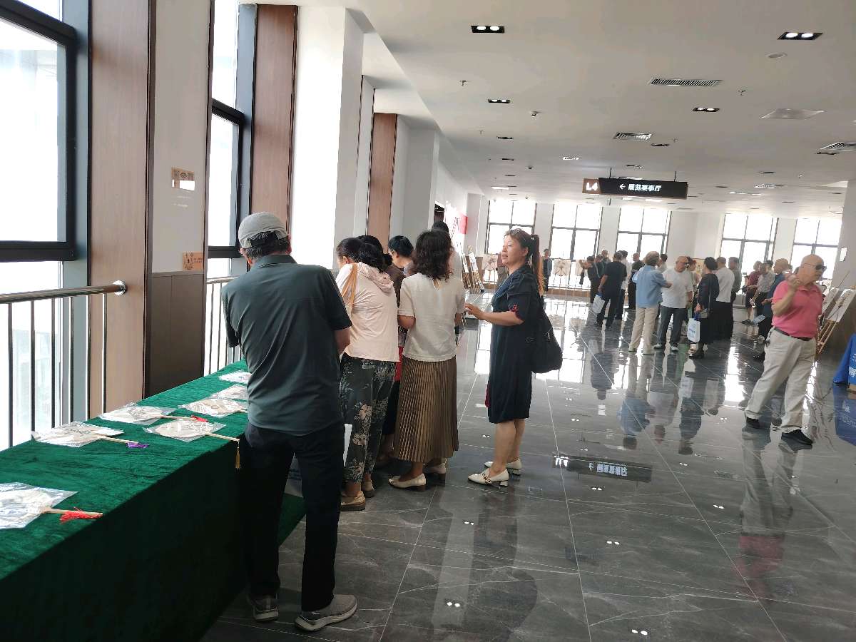 【都市头条向幸福出发编辑部】第16124期 许俊彦 陈瑞谦扇面书画作品展在沧州市工人文化宫开幕（图13）